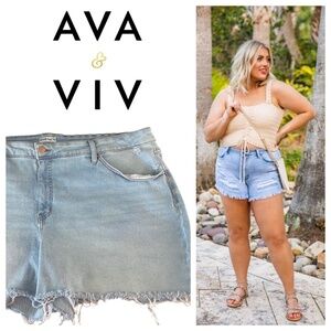 Ava & Viv Sz 26W 4X Shorts Denim Jean Distressed Light Wash